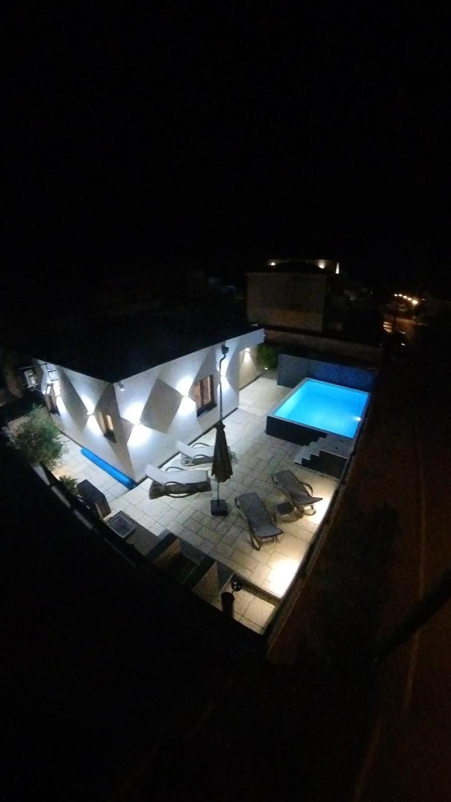 Poolhouse Flip Flop - Mit Privatem Pool Villa Vir Dış mekan fotoğraf